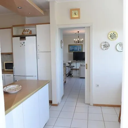 Floor 3bed 2bath With Stunning 360 View Apartment